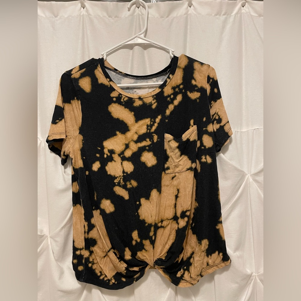 Black and gold tie die shirt